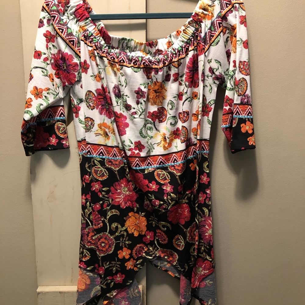 ECI New York Woman’s Off The Shoulder Blouse Size Large